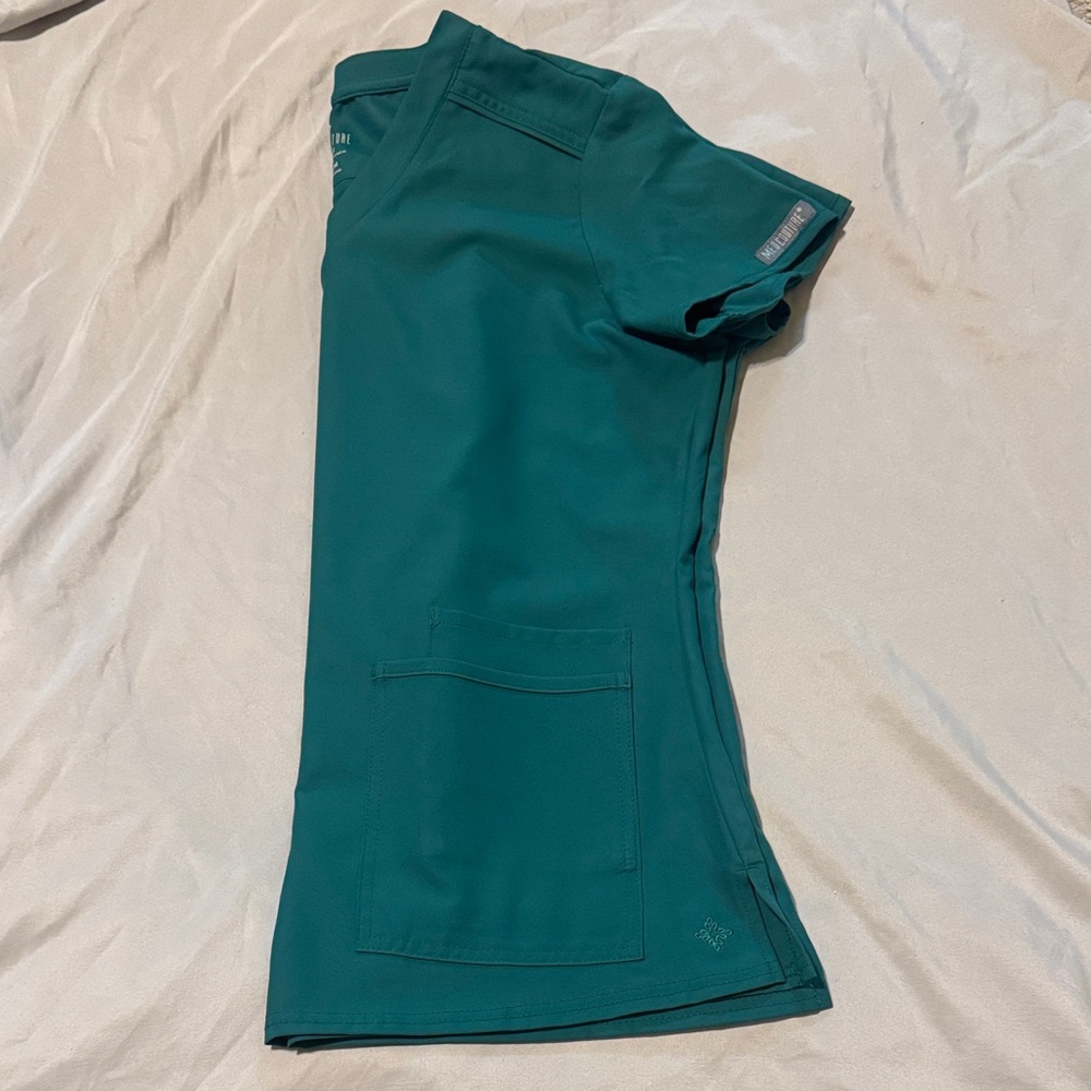 Med Couture Teal Scrub Top and Bottoms (Set)